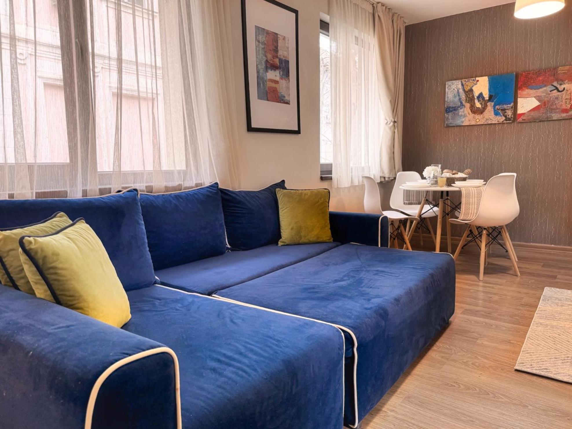 Top Centre Plovdiv Apt. With Parking For 4 Guests Buitenkant foto
