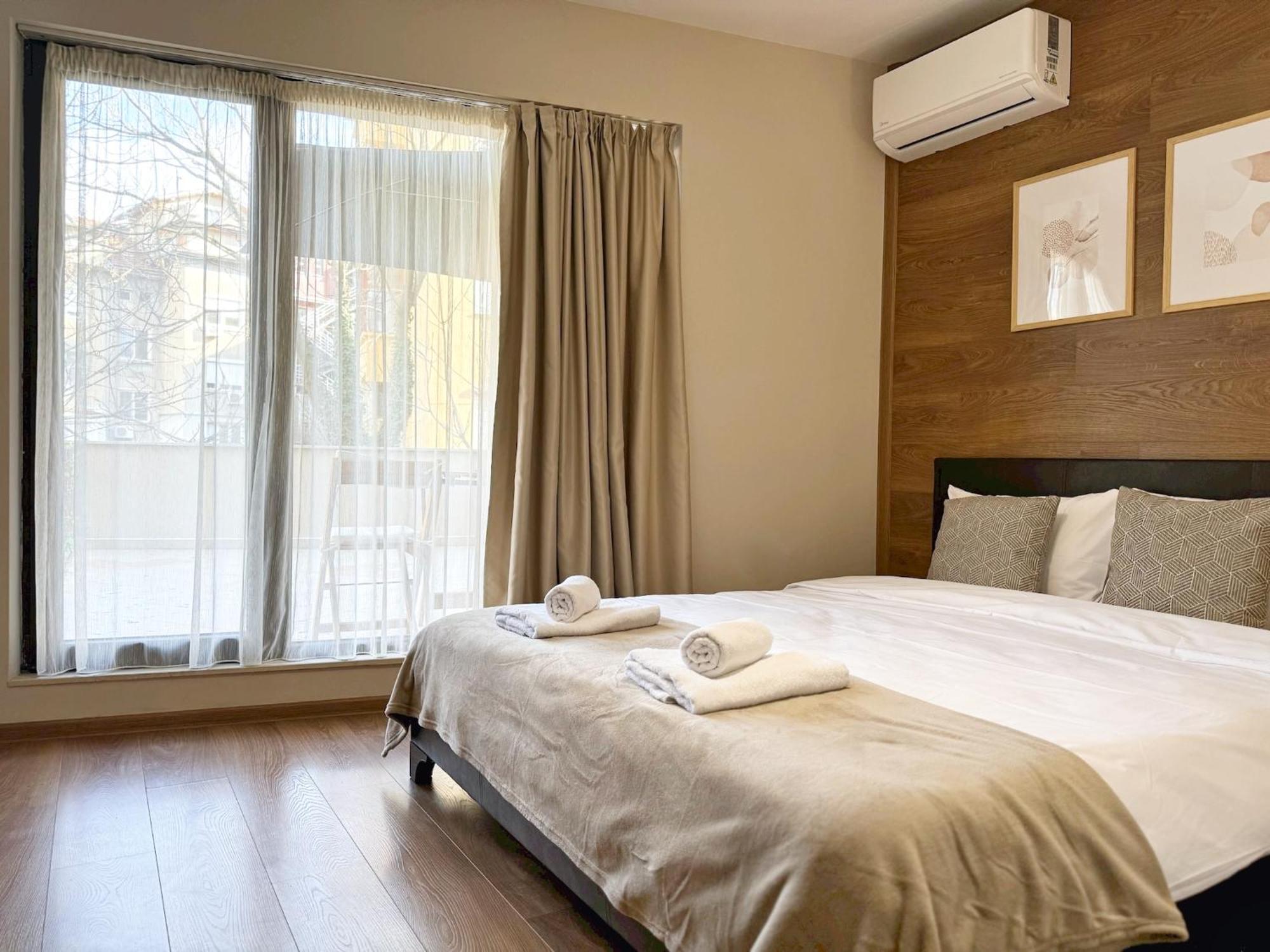 Top Centre Plovdiv Apt. With Parking For 4 Guests Buitenkant foto