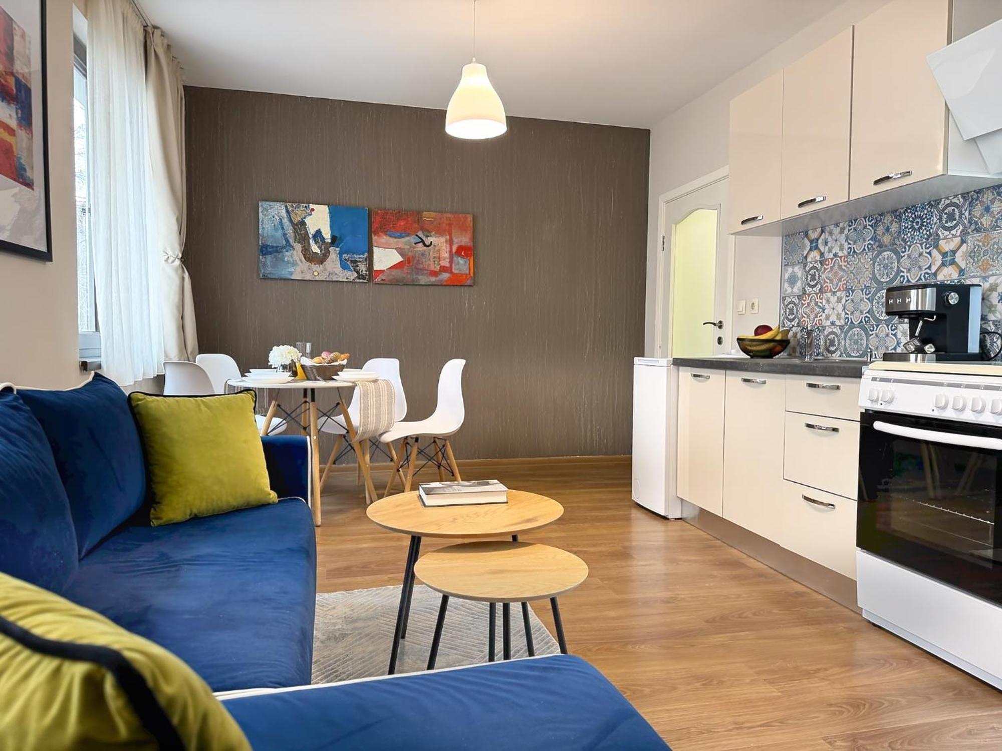 Top Centre Plovdiv Apt. With Parking For 4 Guests Buitenkant foto