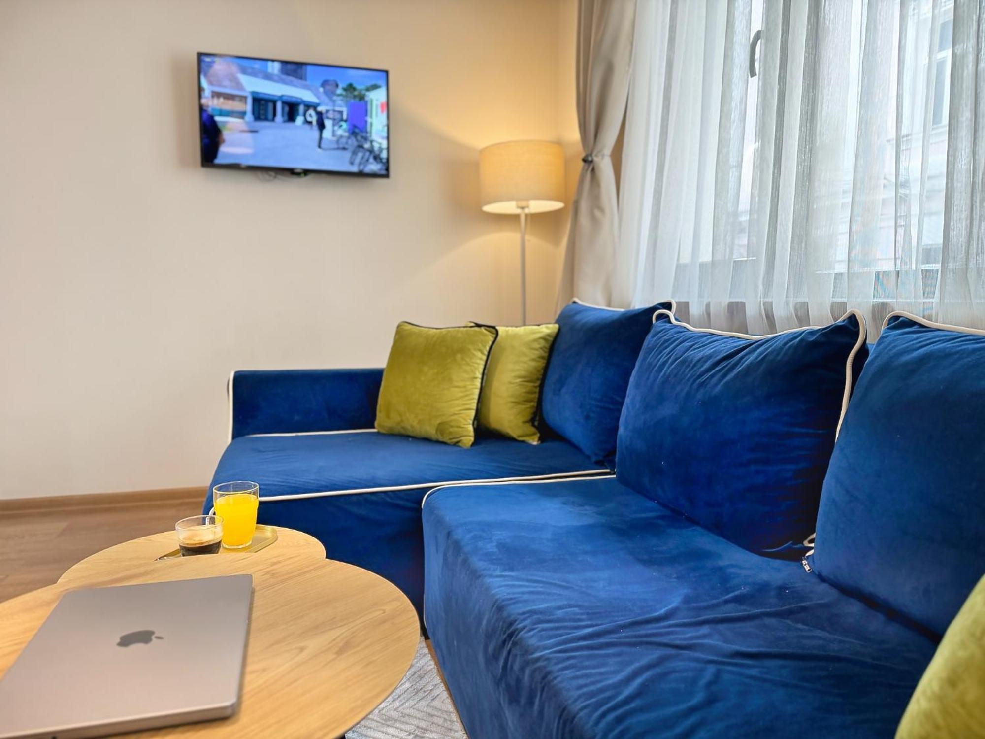 Top Centre Plovdiv Apt. With Parking For 4 Guests Buitenkant foto