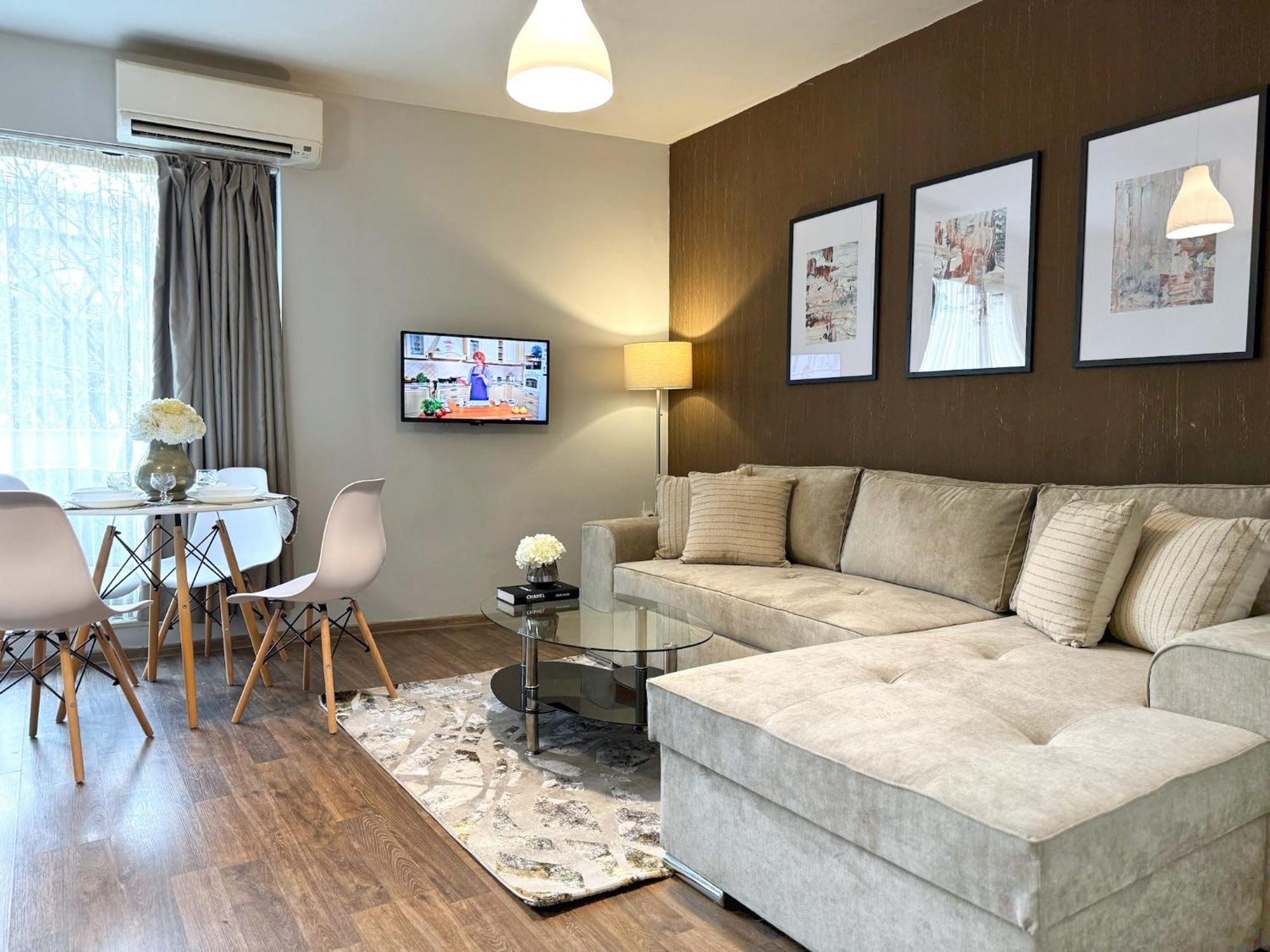 Top Centre Plovdiv Apt. With Parking For 4 Guests Buitenkant foto