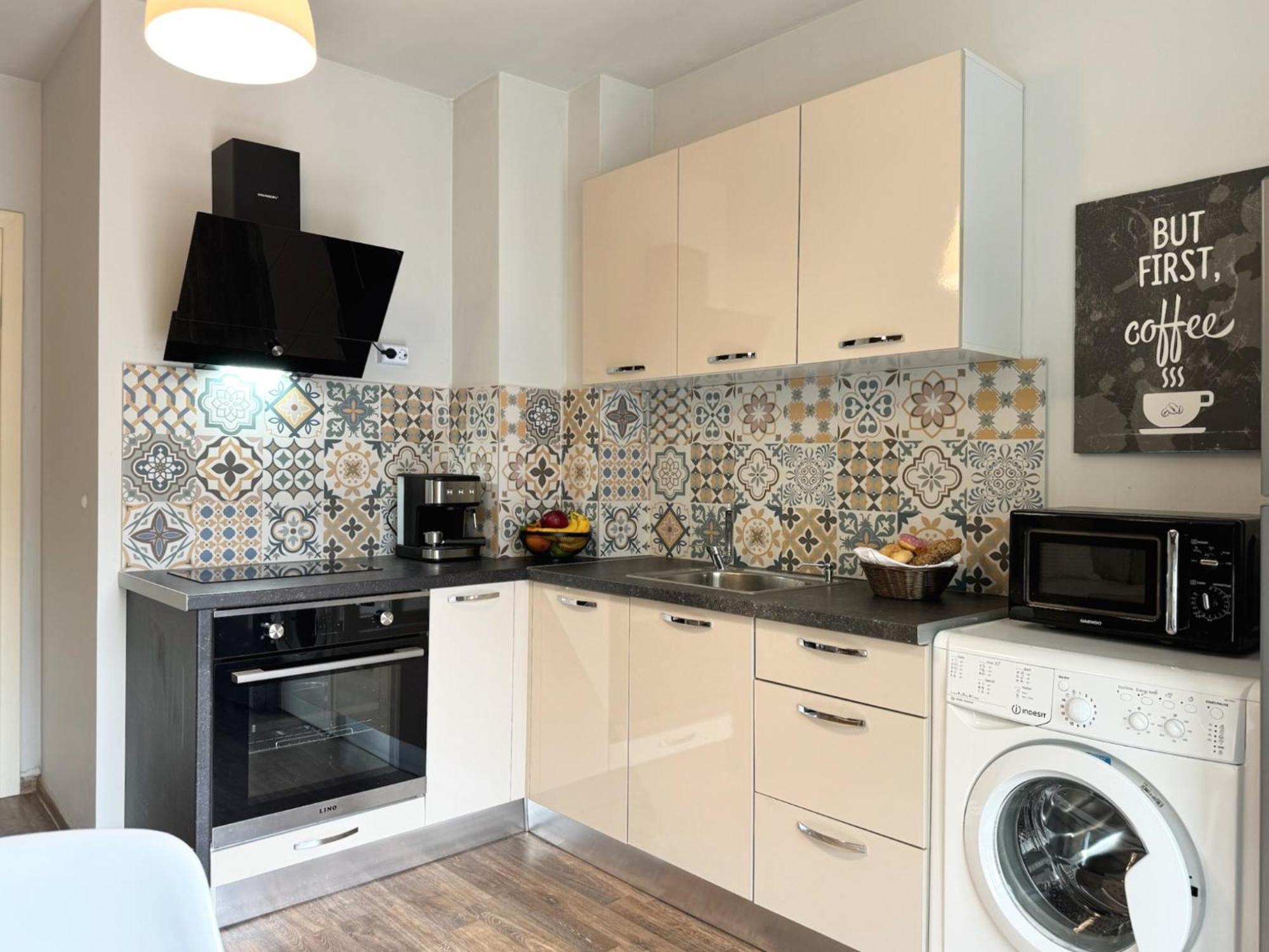Top Centre Plovdiv Apt. With Parking For 4 Guests Buitenkant foto