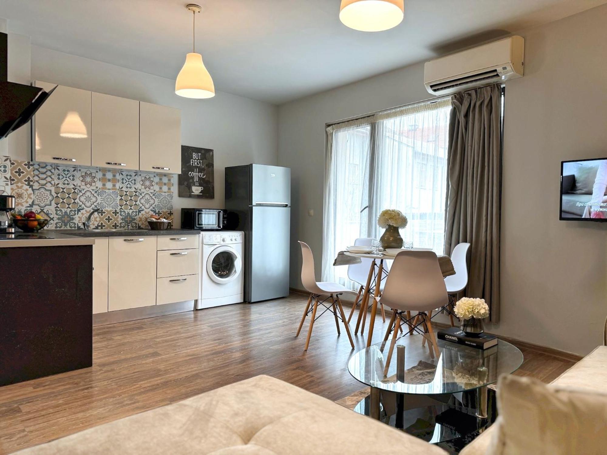 Top Centre Plovdiv Apt. With Parking For 4 Guests Buitenkant foto