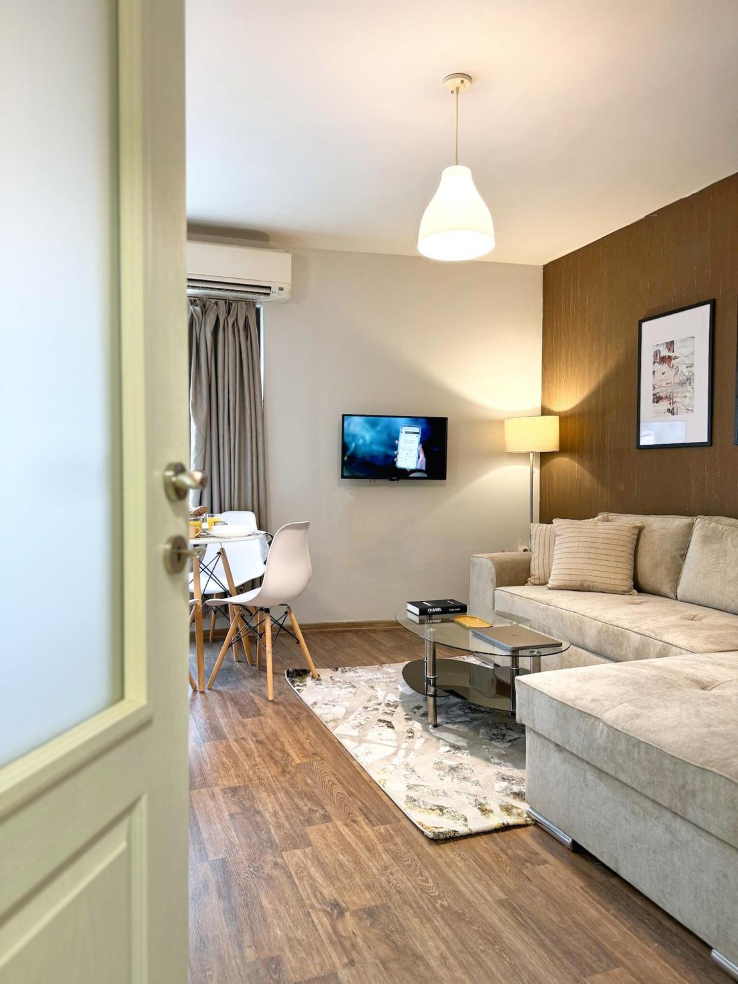 Top Centre Plovdiv Apt. With Parking For 4 Guests Buitenkant foto