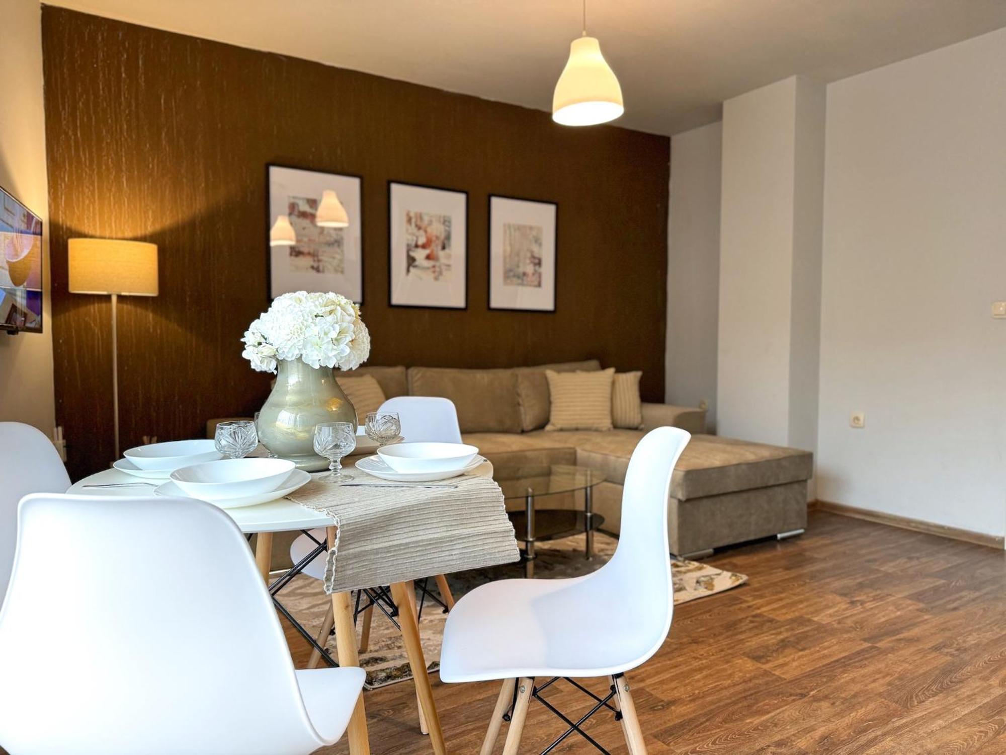 Top Centre Plovdiv Apt. With Parking For 4 Guests Buitenkant foto
