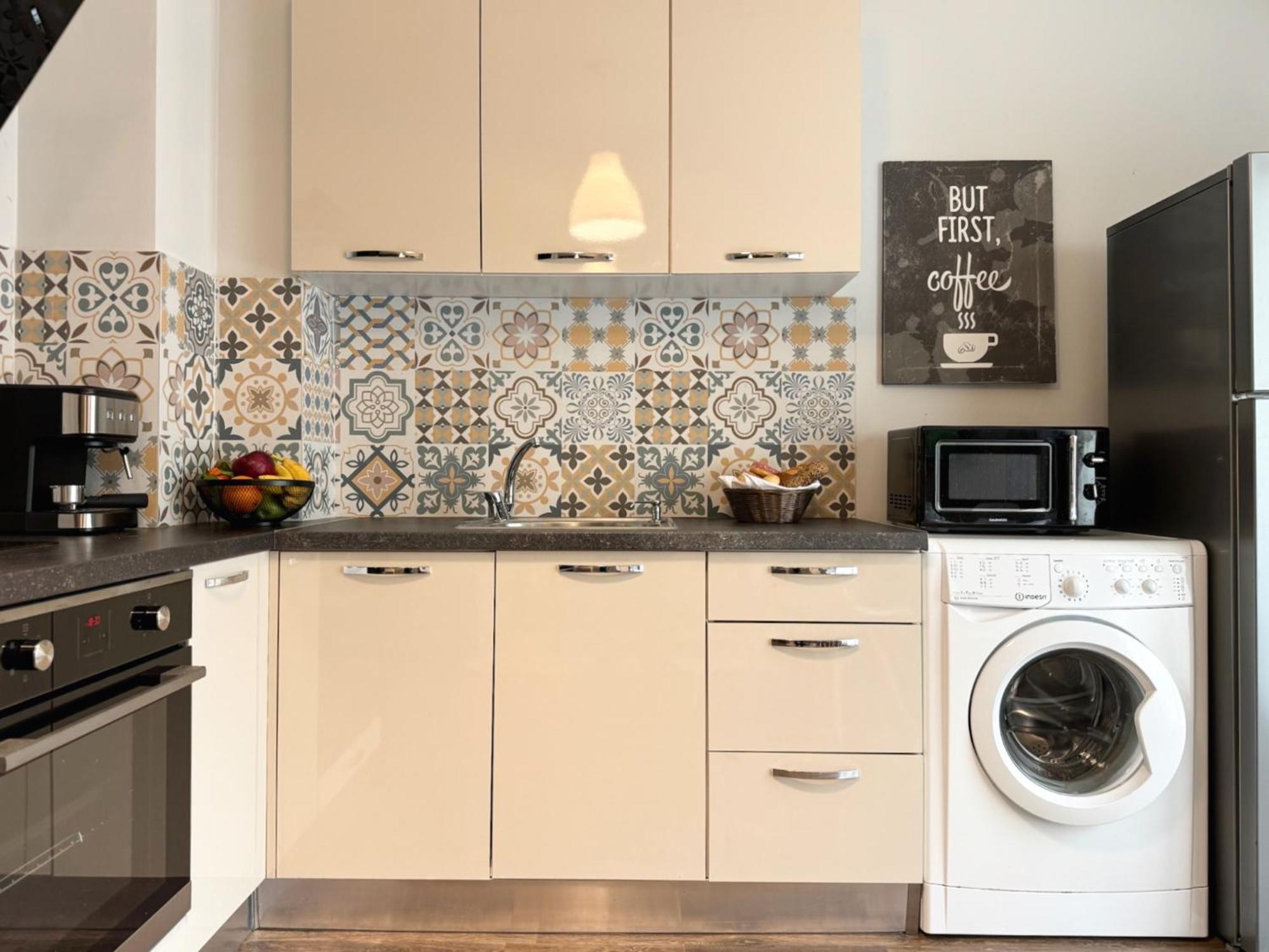 Top Centre Plovdiv Apt. With Parking For 4 Guests Buitenkant foto